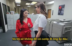 Cô thư ký có Người chồng bị quản lý bắt phục vụ để duy trì công việc