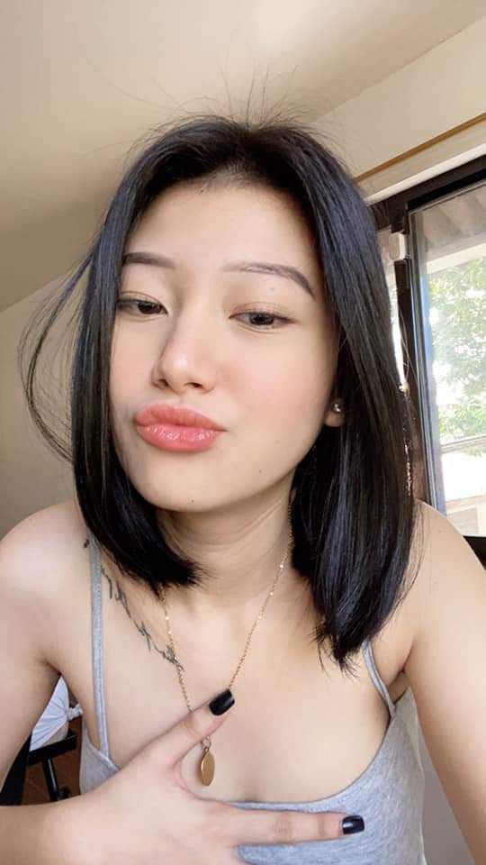 Móc cua cô bạn thân xinh đẹp mãi không chán